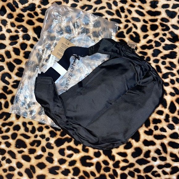 •PINK•NWT BLACK WITH BOLD WHITE PINK LOGO VSP CONVERTIBLE BACKPACK FANNY PACK - Picture 4 of 6